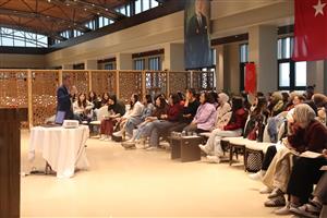 Aile Bağları ve Akrabalık İlişkileri Külliye'de Konuşuldu: Müdürümüz Ahmet Duman'dan Anlamlı Konferans